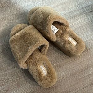Mum Luck’s  Original | Platform Slipper - Size 7-8 Tan/ Brown - New